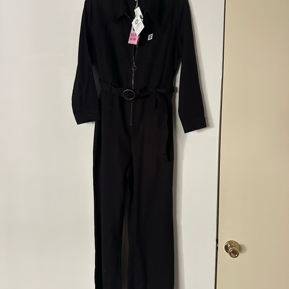 Stylish Black Jumpsuit - Picture 3 of 7